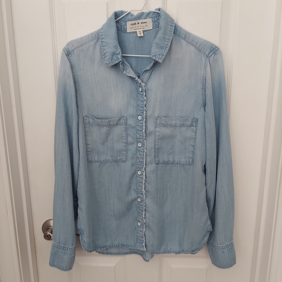 cloth & stone Tops - Anthropologie Cloth & Stone Chambray Long Sleeve Shirt M